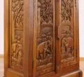 Asiatischer Schrank mit *Elefantenschnitzerei*  Nr.9 / Nr.10