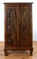 Asiatischer Schrank mit *Drachenschnitzerei*  Nr.65 und 66