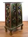 Asiatischer Schrank mit *Schnitzerei und Glasmosaik*  Nr.36