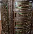Extravagante, asiatische Kommode mit *Elefanten- und Glasmosaikverzierungen*  Nr.34