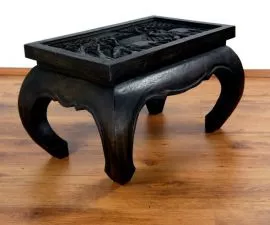 Kleiner Opiumtisch mit *Elefantenschnitzerei* in schwarz