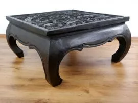Asiatischer Opiumtisch mit *Elefantenschnitzerei* in schwarz