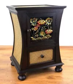 Geschwungene Rattankommode mit  *bunter Schnitzerei* Nr.45