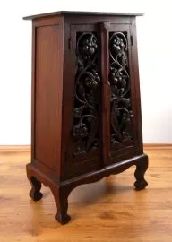 Thailndischer Schrank mit *Blumenschnitzerei*  Nr.54