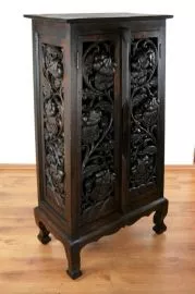 Thailndischer Schrank mit *Blumenschnitzerei*  Nr.16